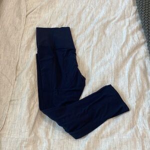 Athleta cropped navy leggings - size medium tall